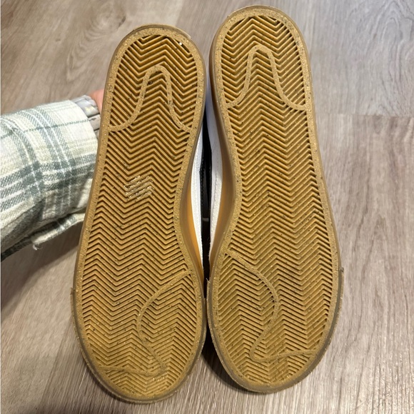 NIKE WOMENS COURT LEGACY SNEAKER - Picture 6 of 7